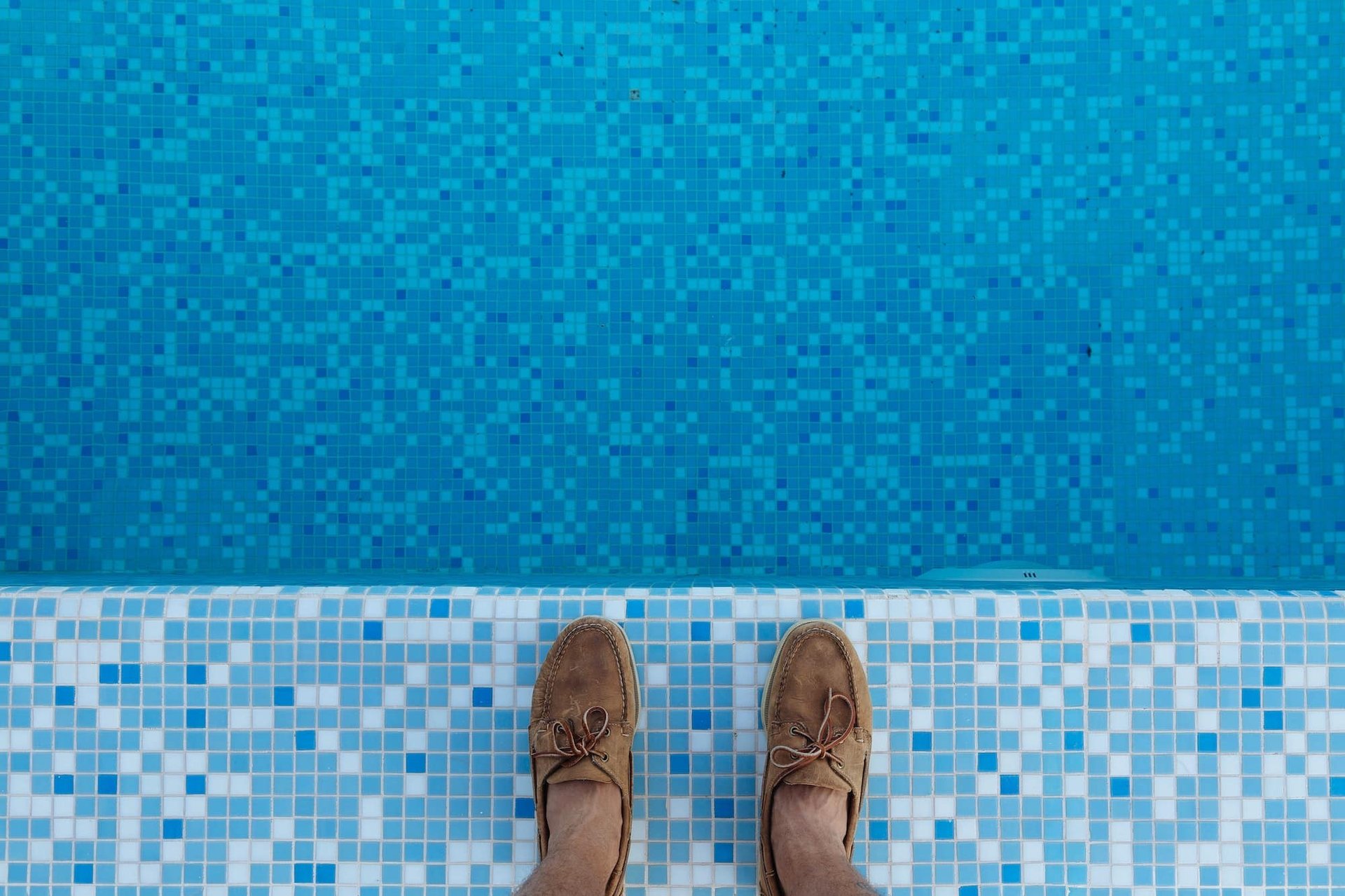 How to Integrate an Indoor Lap Pool in a Modern Home Design? - Btcdig